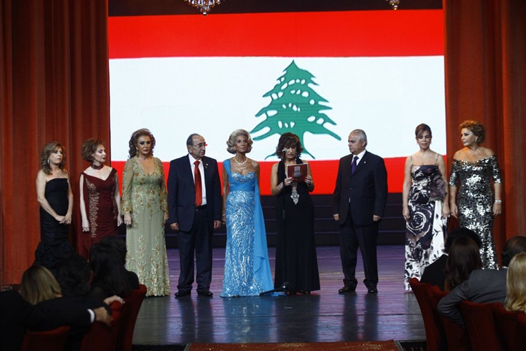 Bal des Debutantes 2012 